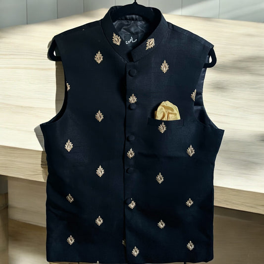 Embroidered Men’s Shalwar Kameez Waistcoat / Vest